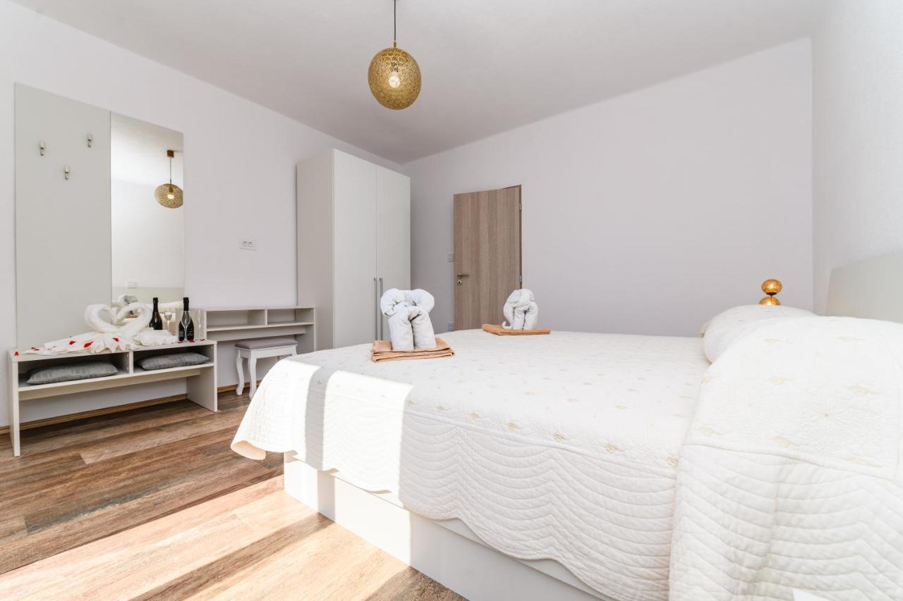 Apartman Paradiso Martinscica  Luaran gambar